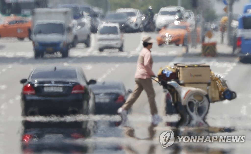 서울 최고 36도 '폭염' 절정…"무더위 열흘 이상 지속" - 2