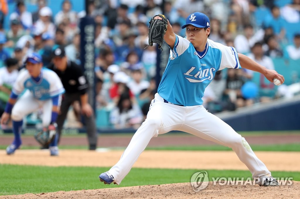 힘차게 공 던지는 차우찬