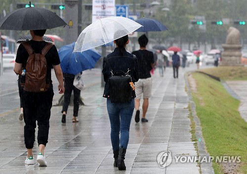 전국 구름 많고 '쌀쌀'…수도권 오후 빗방울 - 1