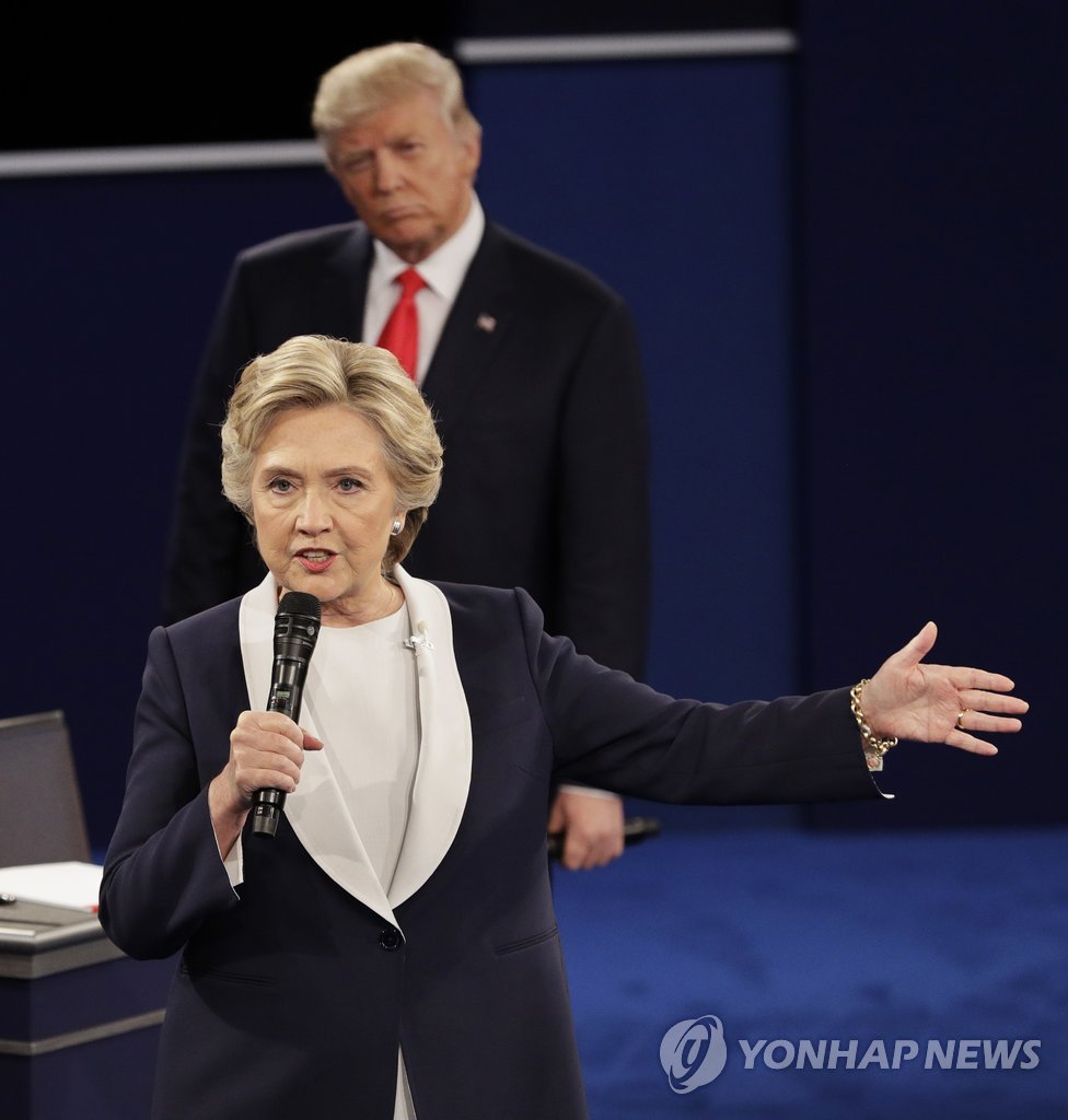 힐러리 "러시아, 트럼프 당선시키려 해킹"