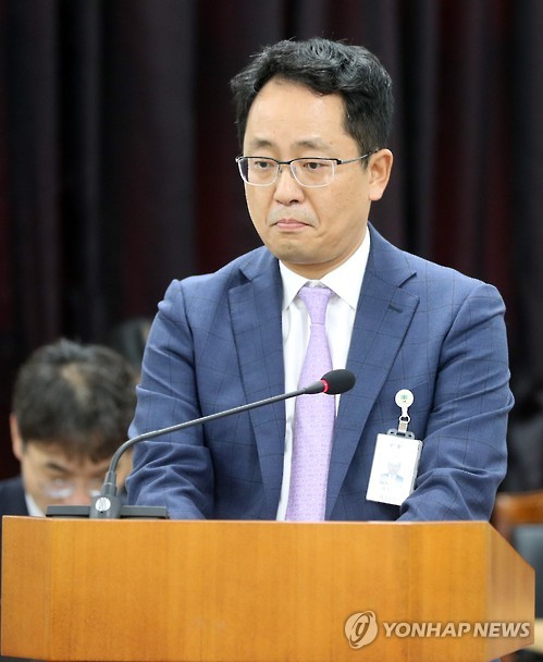 엘시티 수사 질문받는 부산지검 동부지청장