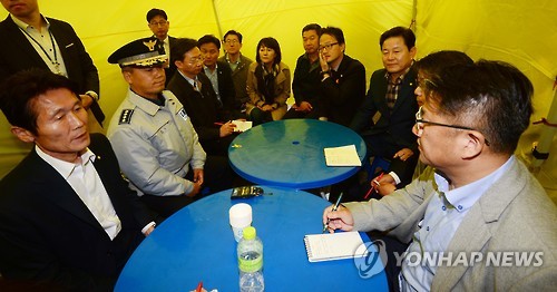 부검영장 집행 시도한 경찰, 투쟁본부와 협의