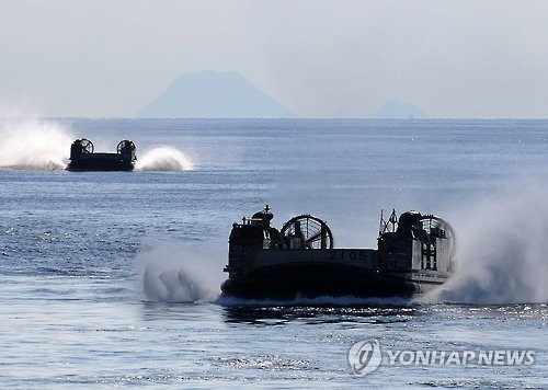 연합훈련하는 미군과 일본 자위대