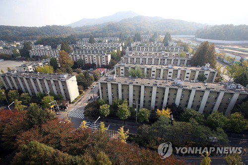 전국 아파트값 2주 연속 오름폭 둔화…규제 영향 - 1