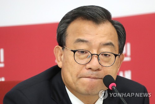 취재진 질문 받는 이정현