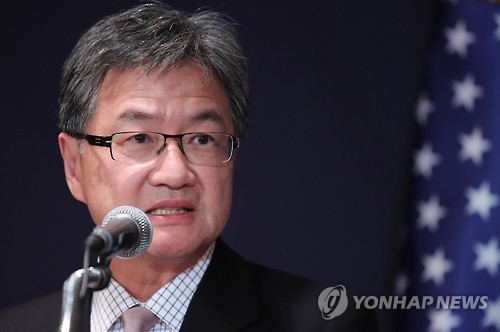 지난 13일 서울에서 열린 한미일 6자회담 수석대표 회동 후 기자회견에서 "북한, 북핵 문제는 (미국에서) 항상 초당적 사안"이라고 전제한 뒤 "일관된 입장이 나오지 않을까 생각한다" 발언한 조셉 윤 미국 국무부 대북정책 특별대표