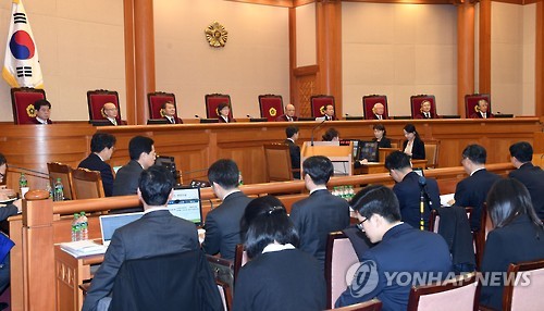 박 대통령 불출석....9분만에 종료