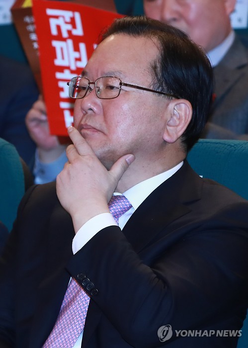 생각 잠긴 김부겸 의원