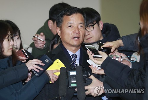 질문에 답하는 유재경 주 미얀마 대사