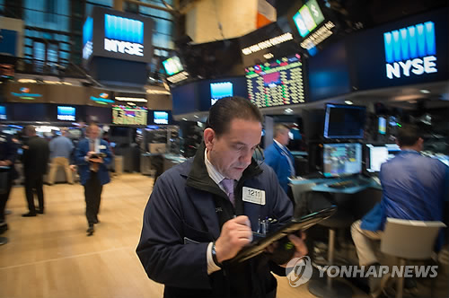 뉴욕증시, 트럼프 정책 우려…다우 0.54%↓