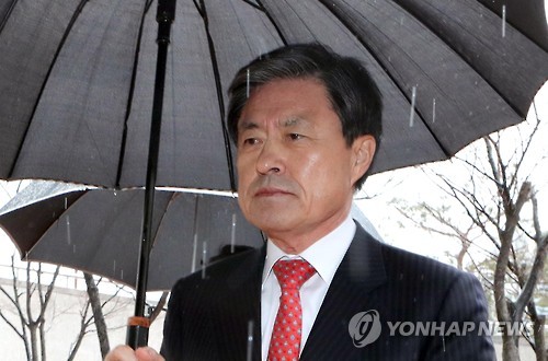 허남식 전 부산시장 검찰 출석