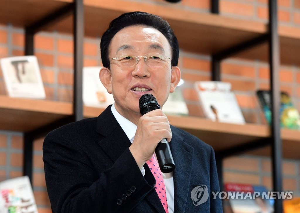 김관용 경북도지사 "탄핵심판 절차 존중해야"