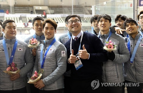 기념사진 찍는 대표팀