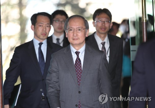 외교부 들어오는 주한 일본대사