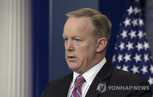 백악관 "칼빈슨호 한반도 파견 벌어지고 있다"…거짓 논란 부인