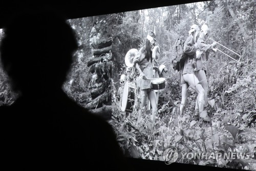 박찬경 개인전 '안녕' 개최