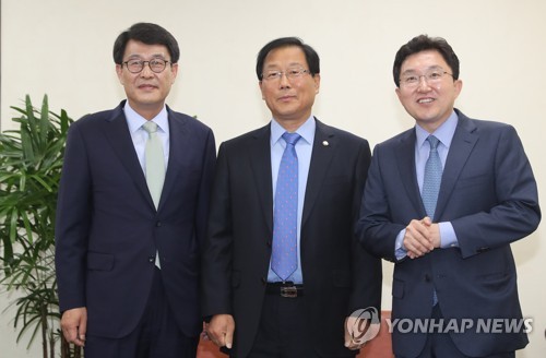 총리 인준 논의나선 3당 간사.