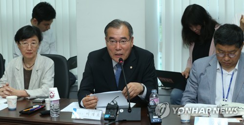 발언하는 이개호