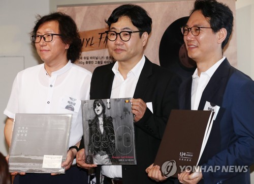 레코드판 생산하는 '바이닐팩토리'