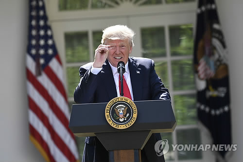파리 기후협정 탈퇴 발표하는 트럼프 미국 대통령