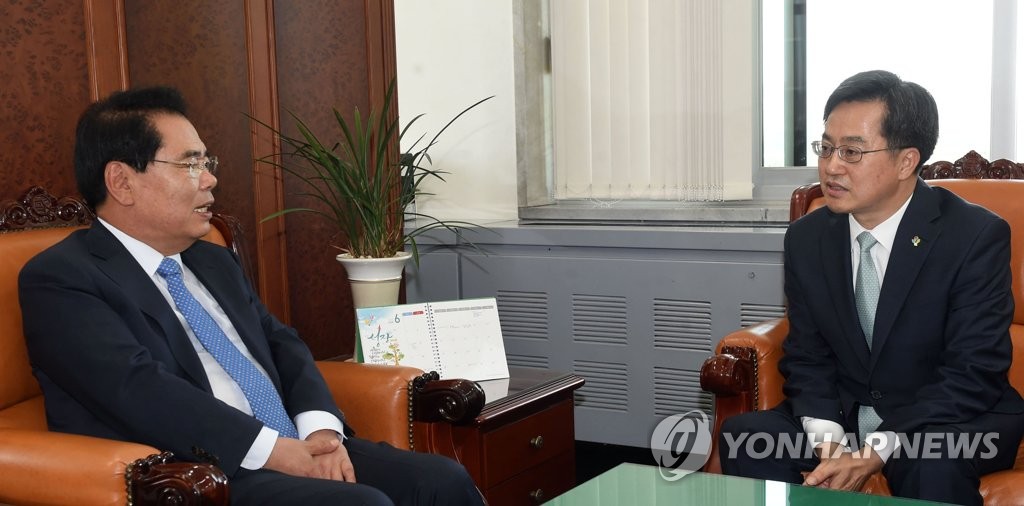 김동연 부총리, 백재현 예결위원장과 환담