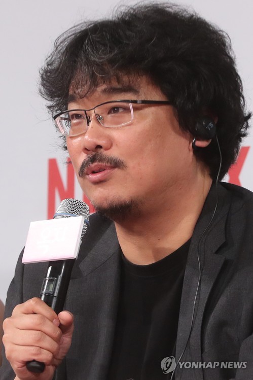 마이크 잡은 봉준호