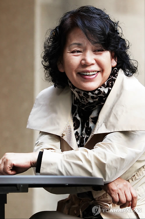 배우 윤소정 별세...향년 73세