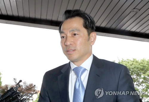강정석 동아쏘시오홀딩스 회장 검찰 조사