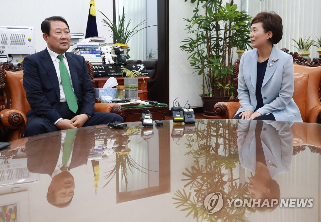 박주선 비대위원장 찾은 김현미 장관