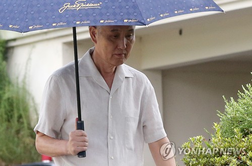 구속 넉달만에 보석으로 석방된 성세환 BNK 회장