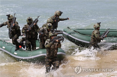 섬점령 가상훈련하는 북한군 특수부대