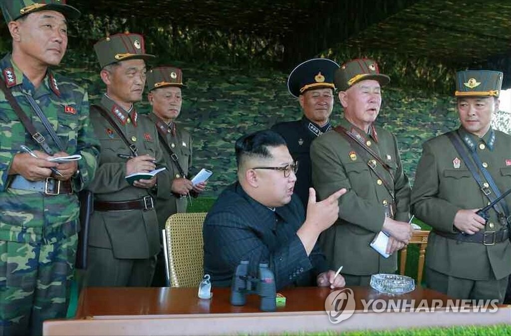 북한 김정은, 백령도 등 점령 가상훈련 참관