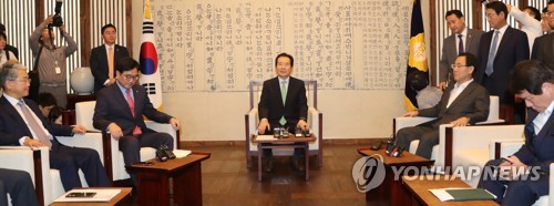 한국당 불참 속 열린 교섭단체 원내대표 회동