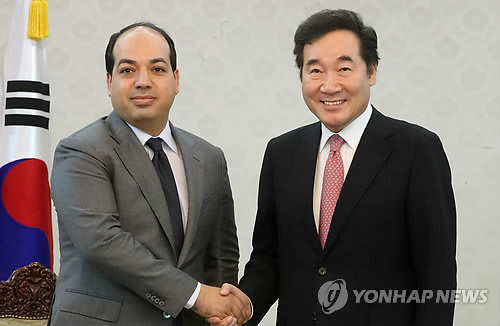 리비아 부총리와 악수하는 이낙연 총리