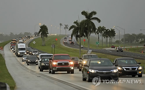 '초대형 허리케인' 앞두고 美플로리다주 탈출 행렬
