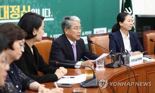 현안관련 기자간담회 모두발언하는 김동철