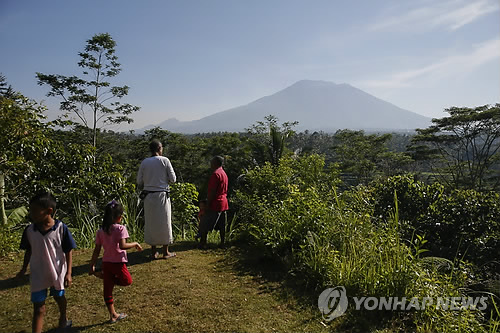 '할머니 우리 피난 가야돼?'