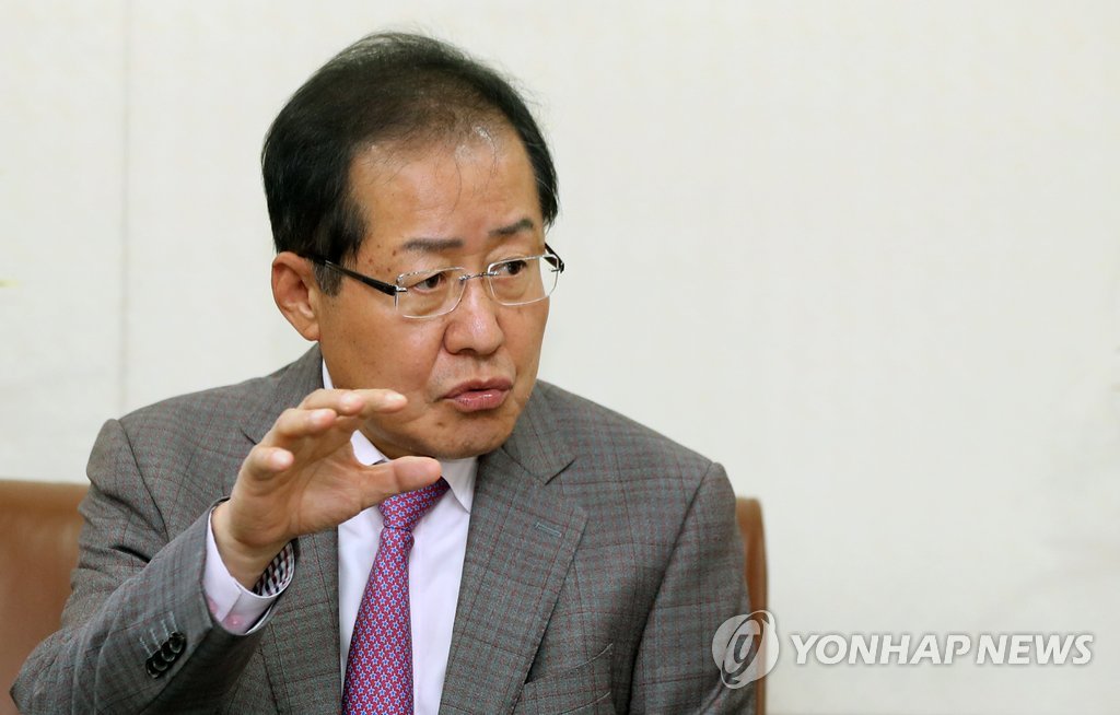 인적 쇄신 방안 밝히는 홍준표 대표