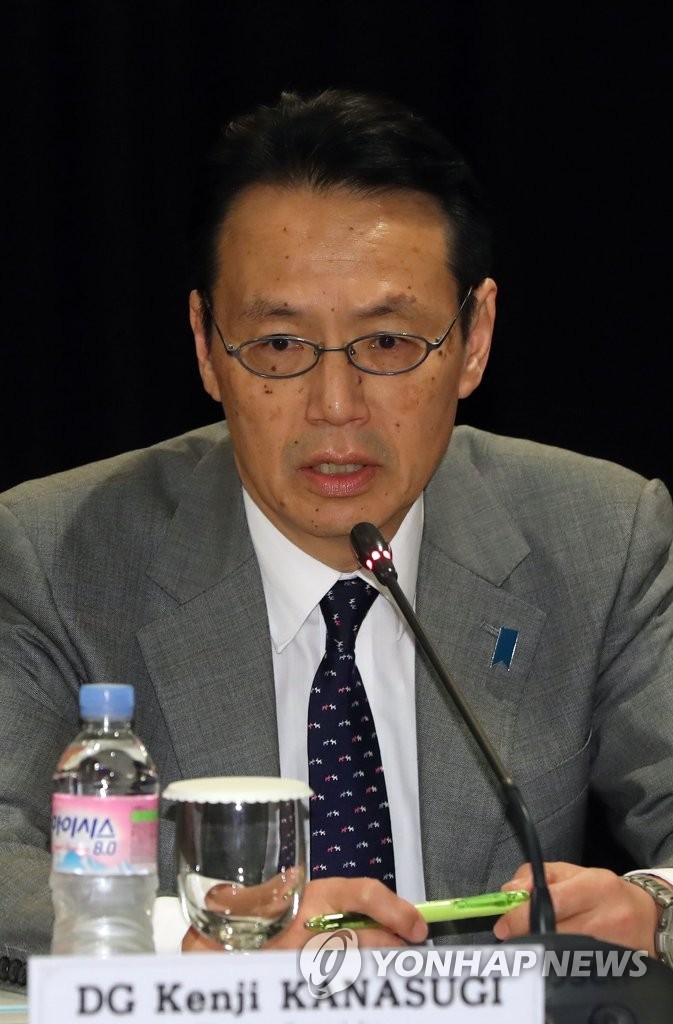 인사말 하는 가나스기 겐지 일본 외무성 국장