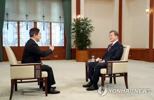 문 대통령, 중국 순방 앞두고 CCTV와 인터뷰
