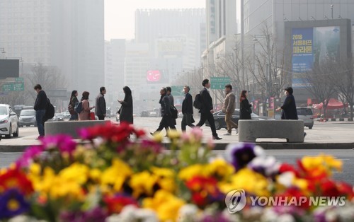 봄이 왔는데 미세먼지도 같이 왔네