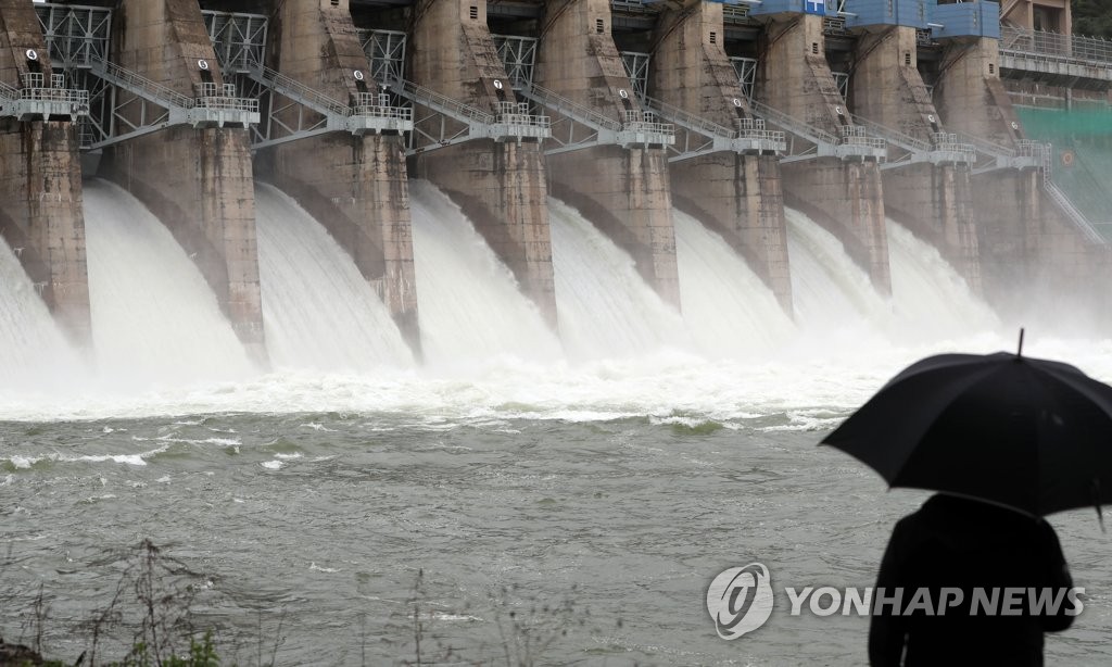수문 개방한 북한강 수계댐