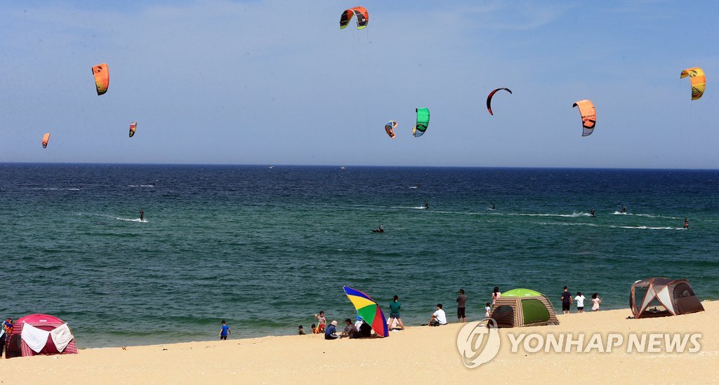 더위 날리는 카이트 보드