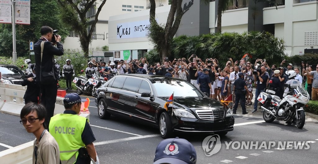 싱가포르 도착한 김정은
