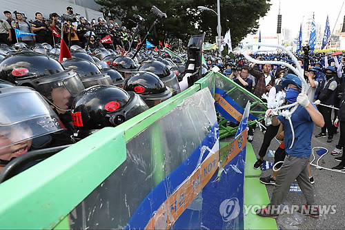 부서진 질서유지선