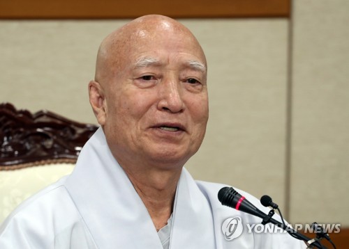 사퇴 의사 밝히는 설정 스님