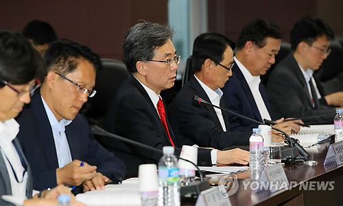 주요업종 수출점검회의 인사말하는 통상교섭본부장