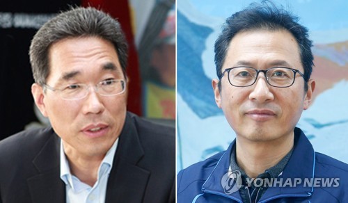 김주영 한국노총 위원장(좌)과 김명환 민주노총 위원장(우)