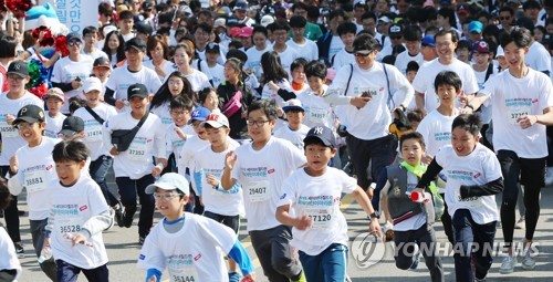 '달리기도 하고, 전세계 아동도 돕고'