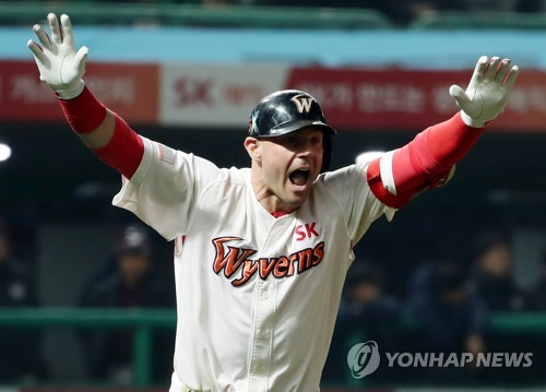 SK 로맥 '동점 3점 홈런이다'
